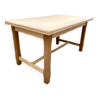 Stripped and extendable farm table