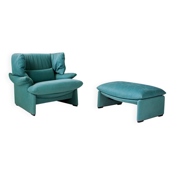 Fauteuil lounge Cassina ‘Portovenere’ avec repose-pieds – Vico Magistretti