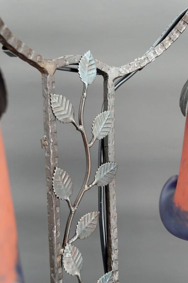 Lampe bicéphale en fer forgé par Muller, Art Deco, France, Circa 1920