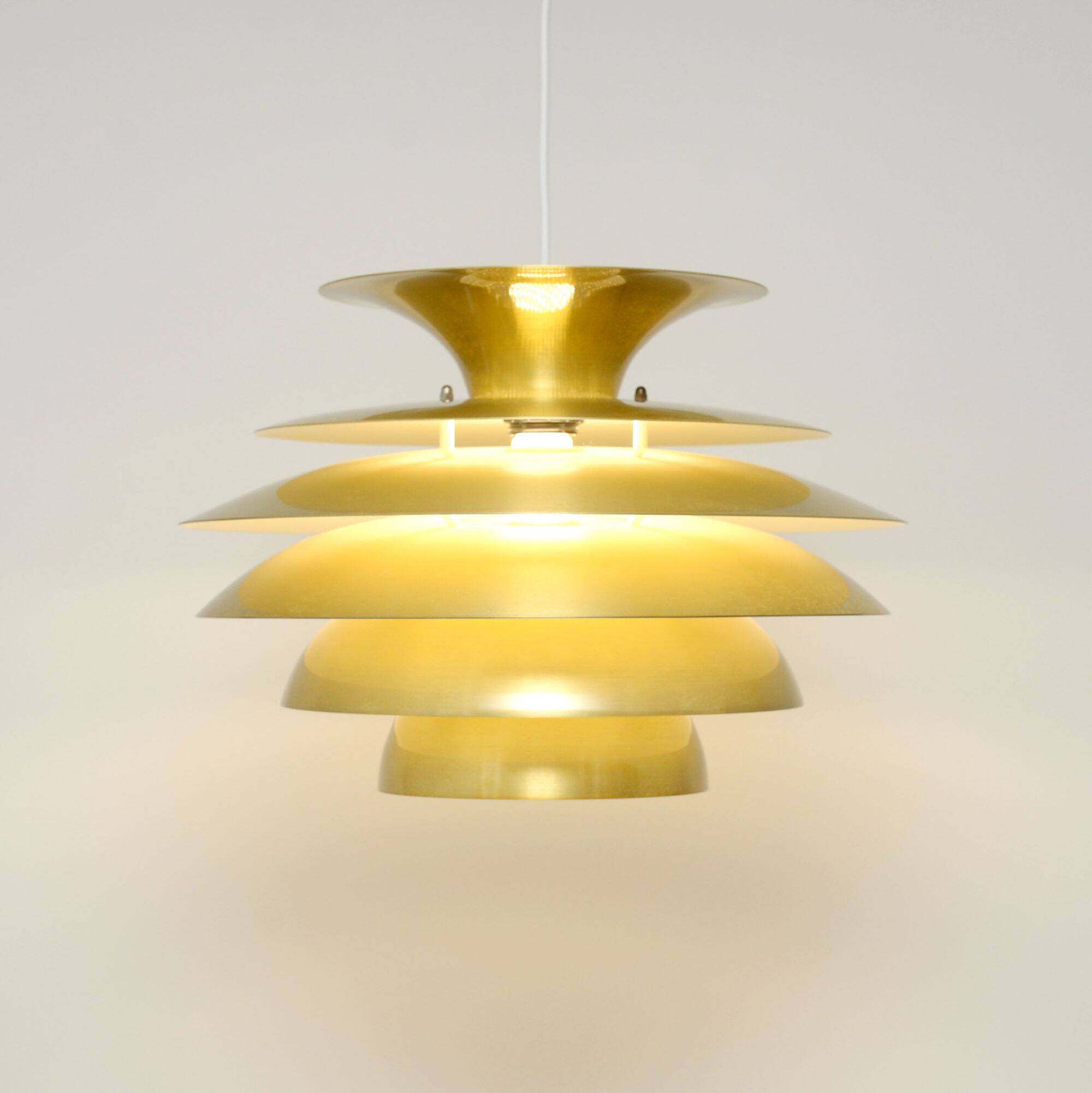 Lampe dorée, Danemark des années 1970