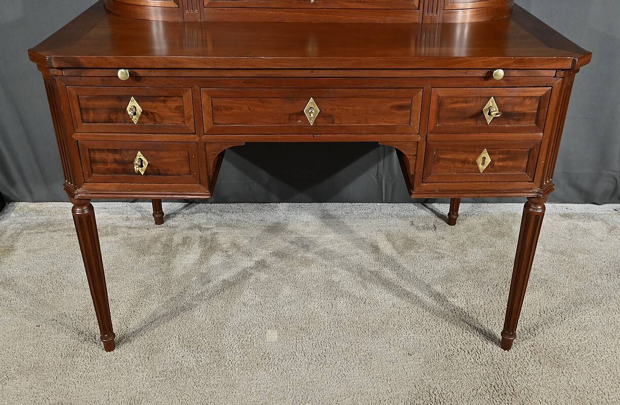 Louis XVI desk in Cuban mahogany – Late 18th century