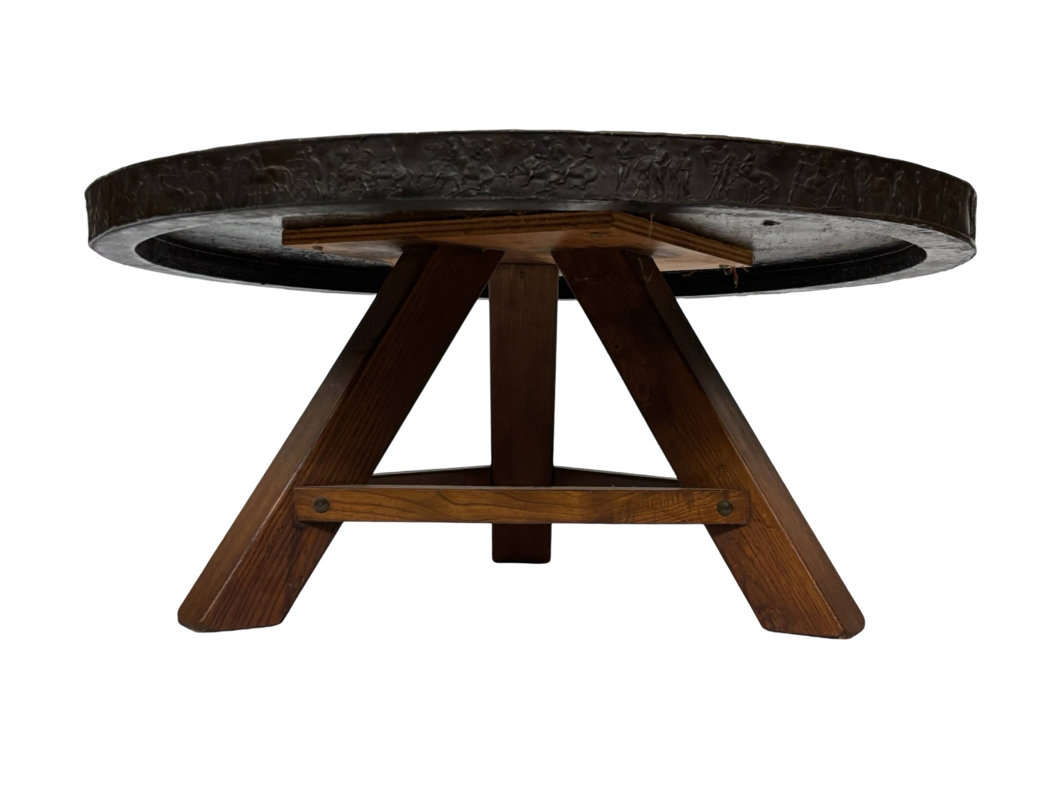 Table basse ronde brutaliste, années 60