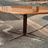 1 low and high table by the manufacturer Wilhelm Renz from the years.