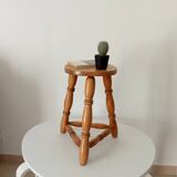 Vintage tripod stool in beech wood.