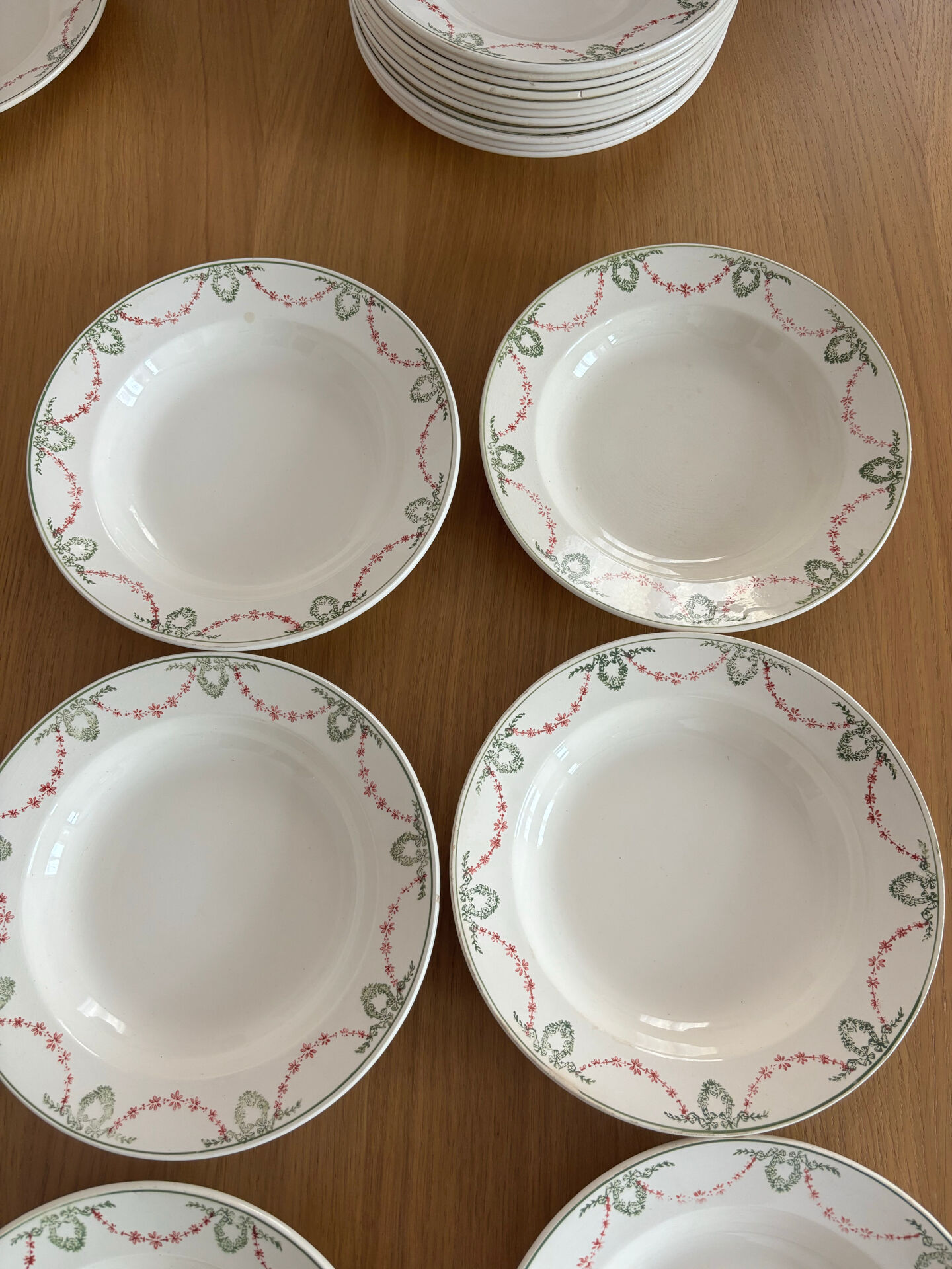 Longwy service – Louis XVI style – 19 deep plates + 1 serving dish