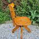 Chaise de bureau pivotante en bois vintage