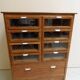 Vitrine vintage avec tiroirs
