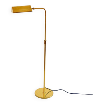 Adjustable and adjustable floor lamp / reading light in vintage golden brass 1970s
