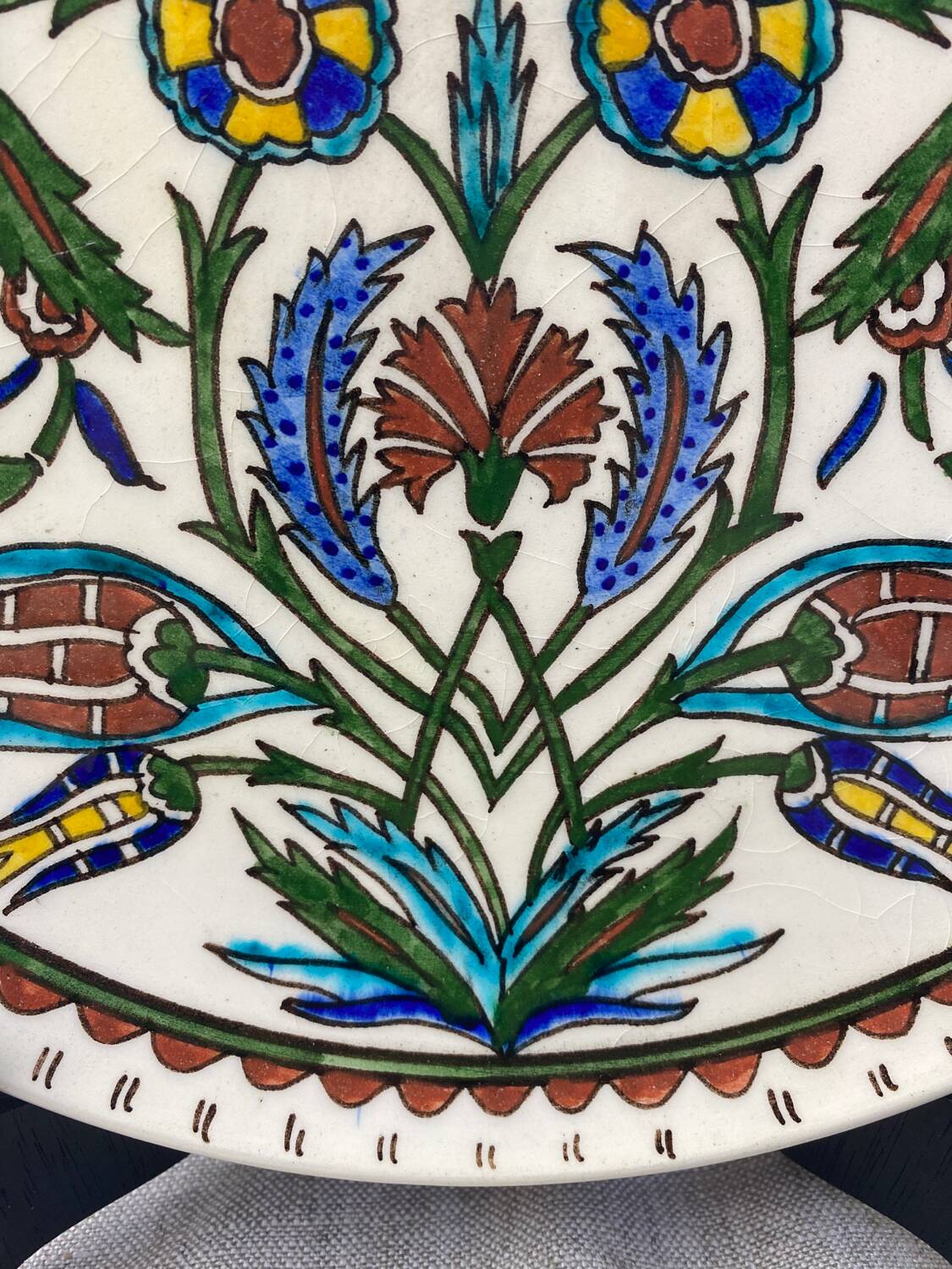 Iznik earthenware dish