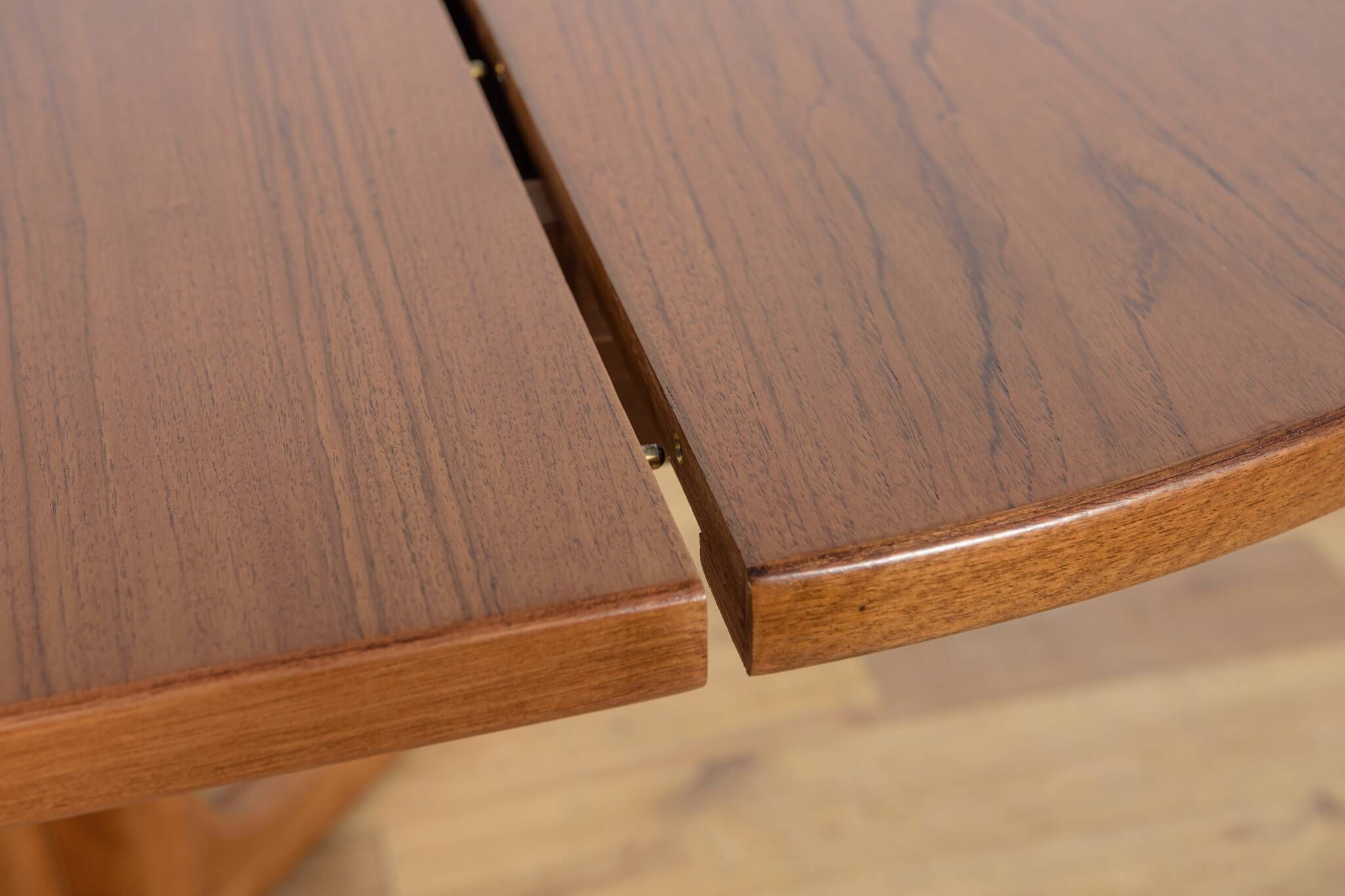 Mid-Century Round Teak Extendable Dining Table, United Kingdom, 1950s