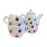 Teapot and 2 cups apple pattern