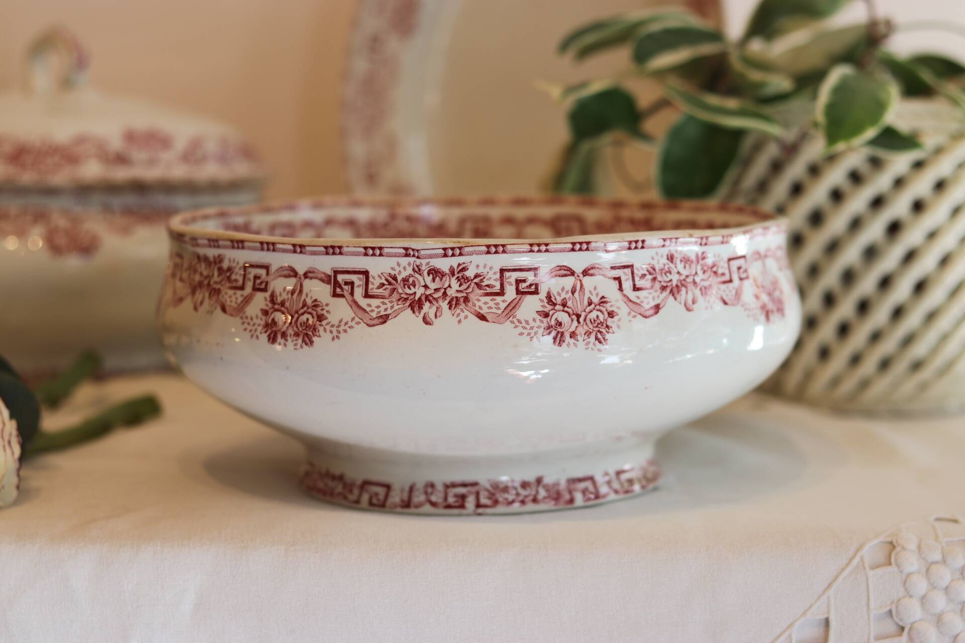 Ironstone salad bowl Moulin des loups, Athens model, red