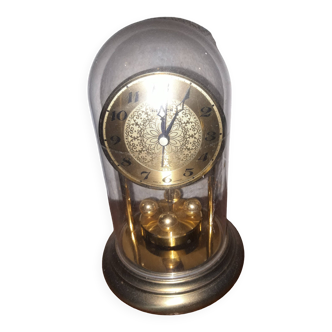 Horloge jaz sous cloche