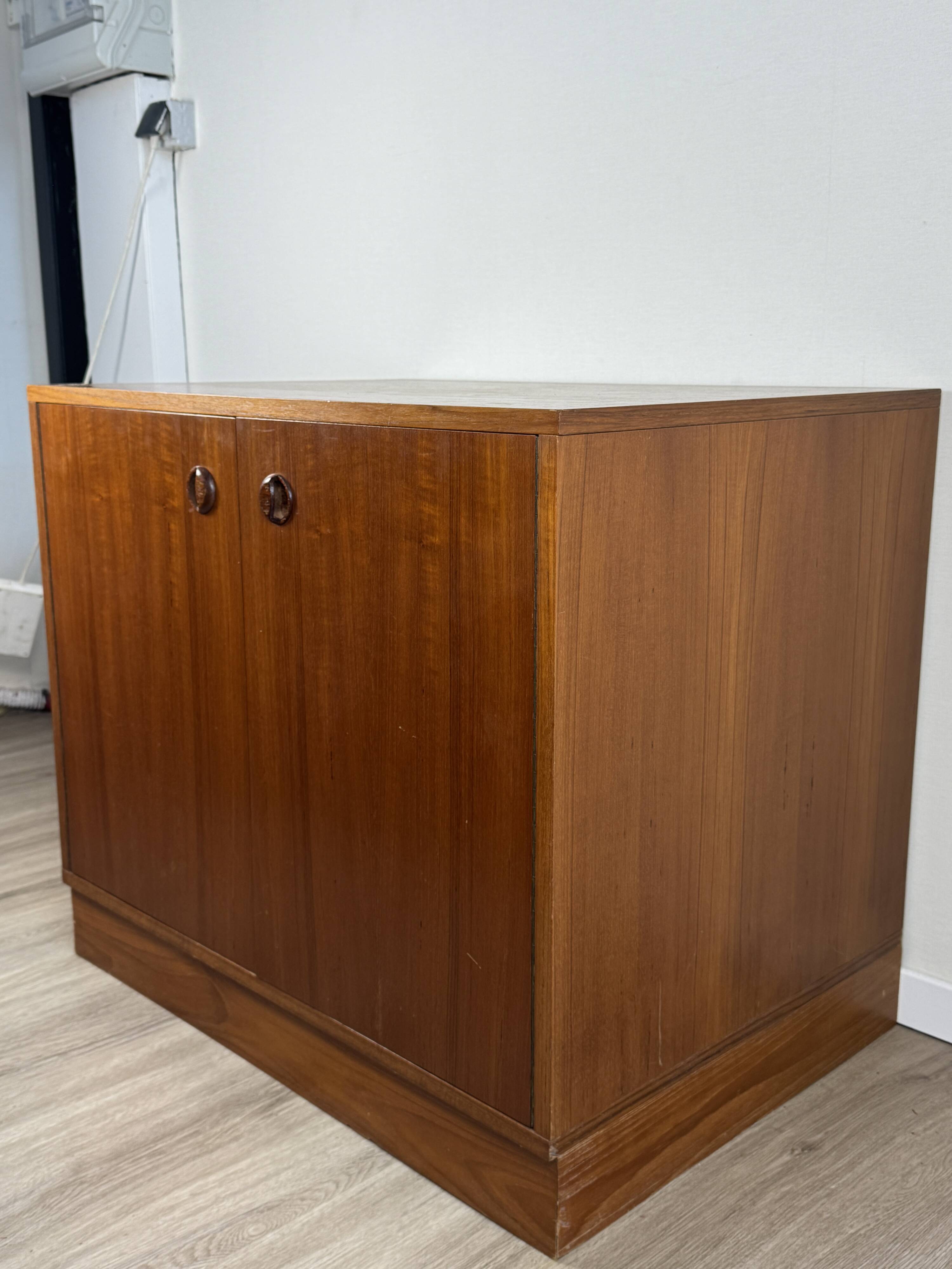 Buffet bas 2 portes teck — années 60/70