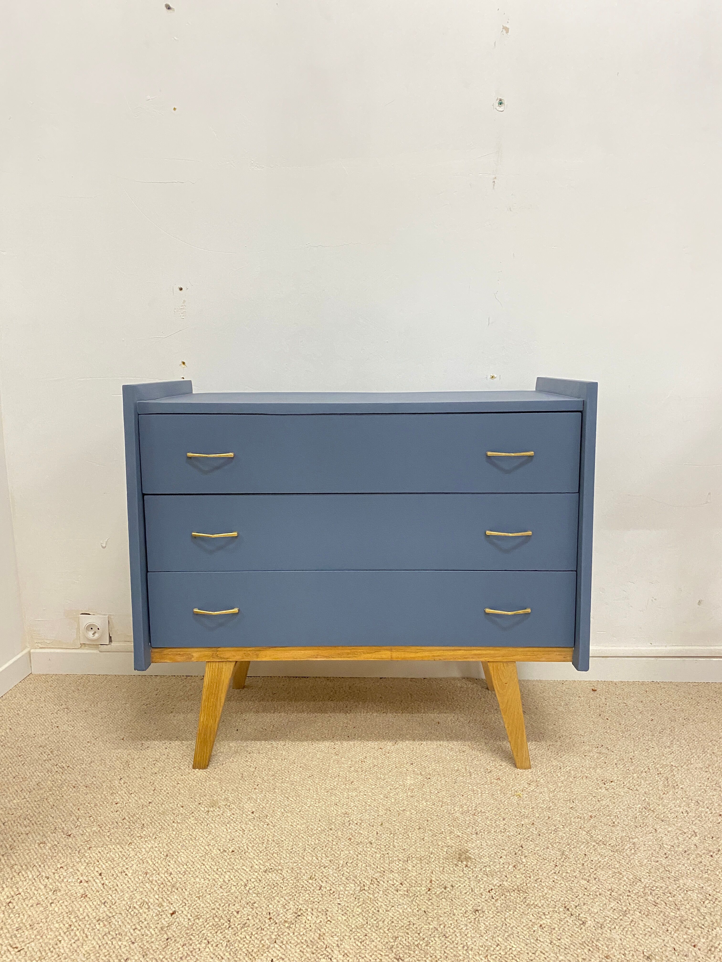 Vintage dresser blue night 126