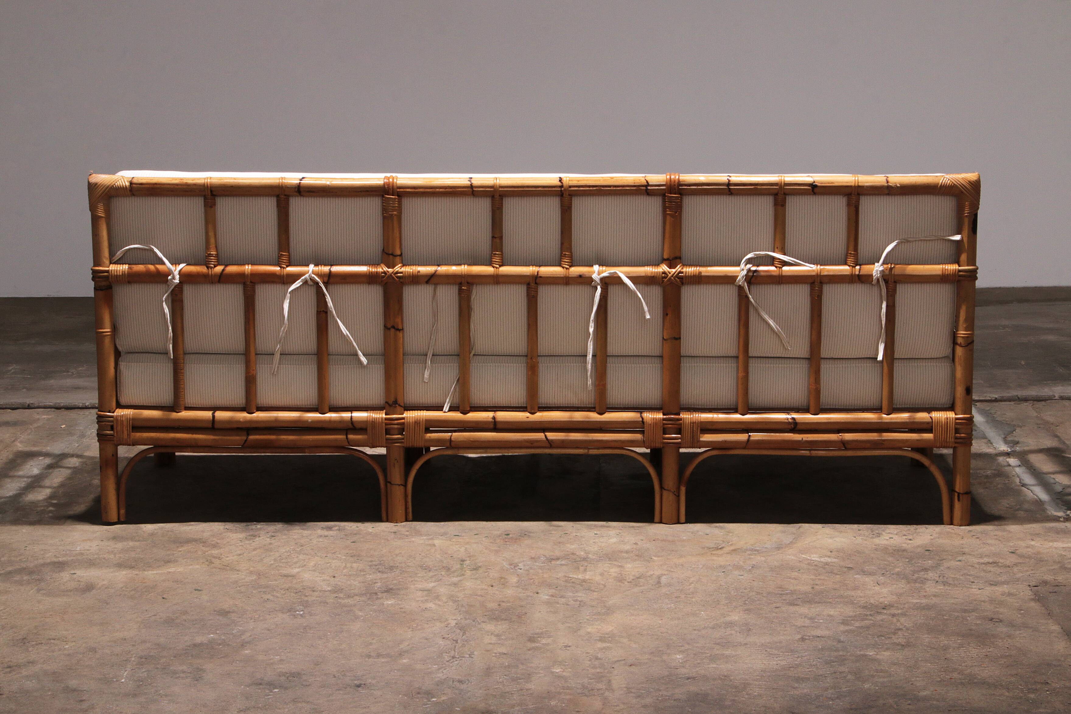 Canapé italien en bambou avec coussins, années 1970