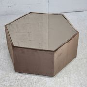 Table space age, hexagonale. Bois, velours et miroir fumé. Circa 1970