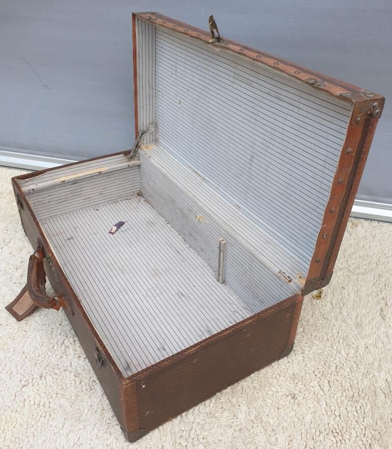 Trunk suitcase 1920 canvas coated cannage pattern