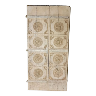 Porte ancienne blanche en bois