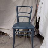 Chaise en bois bleu foncé
