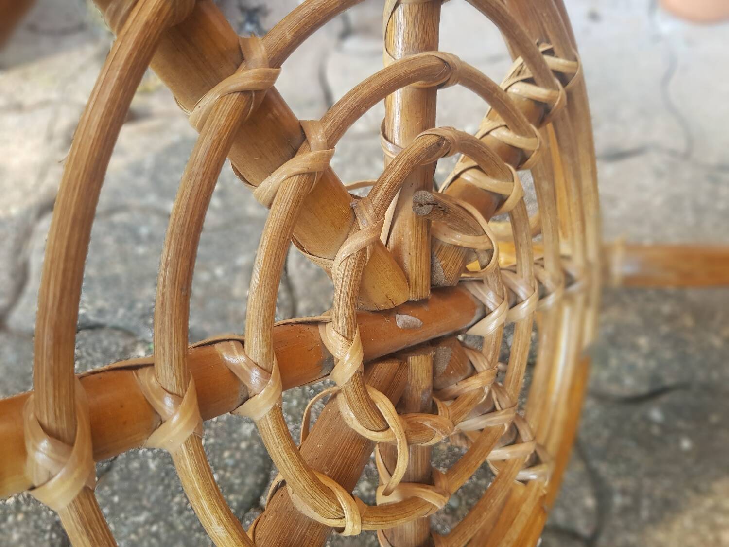 Round garden coffee table
