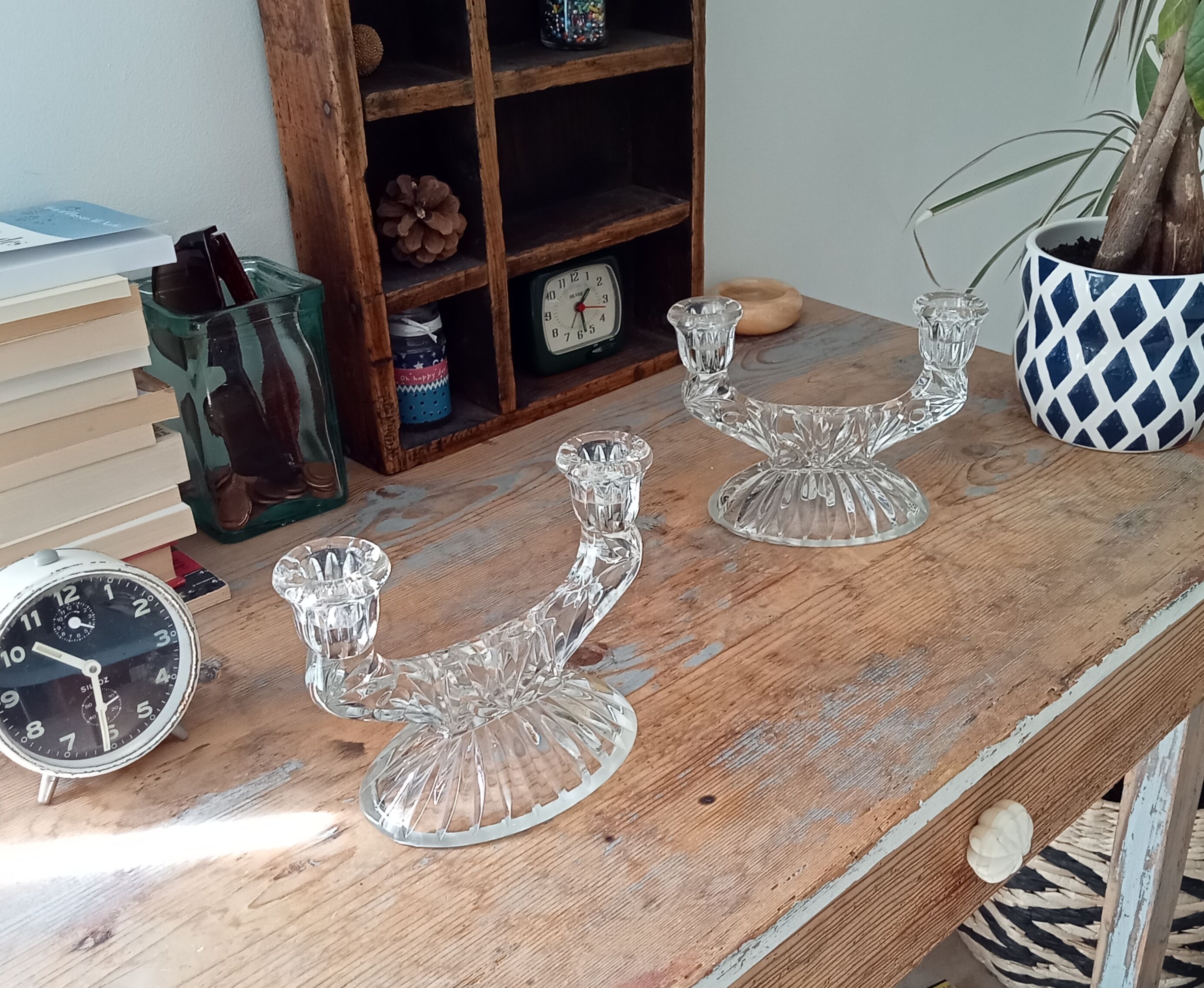 Pair of vintage chandeliers in chiseled glass 60s/70s