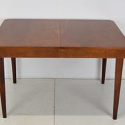 Table à manger extensible Art déco, conçue par Jindrich Halabala, années 1940.