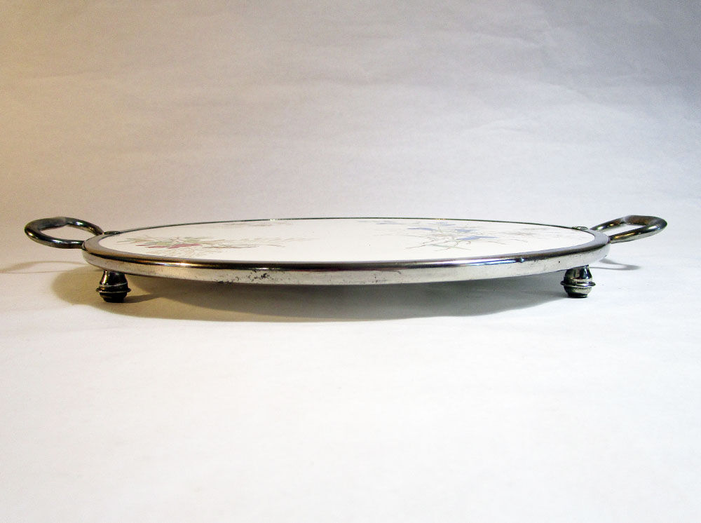 Round tray in earthenware and metal with handles