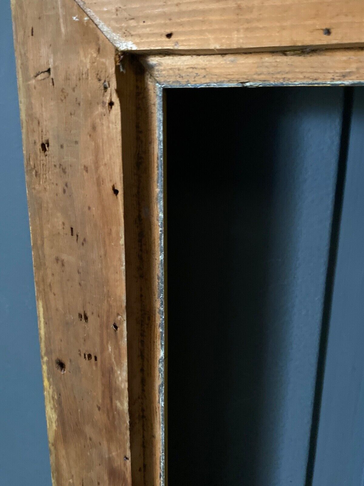 Gild frame nineteenth stucco decor of rinceaux