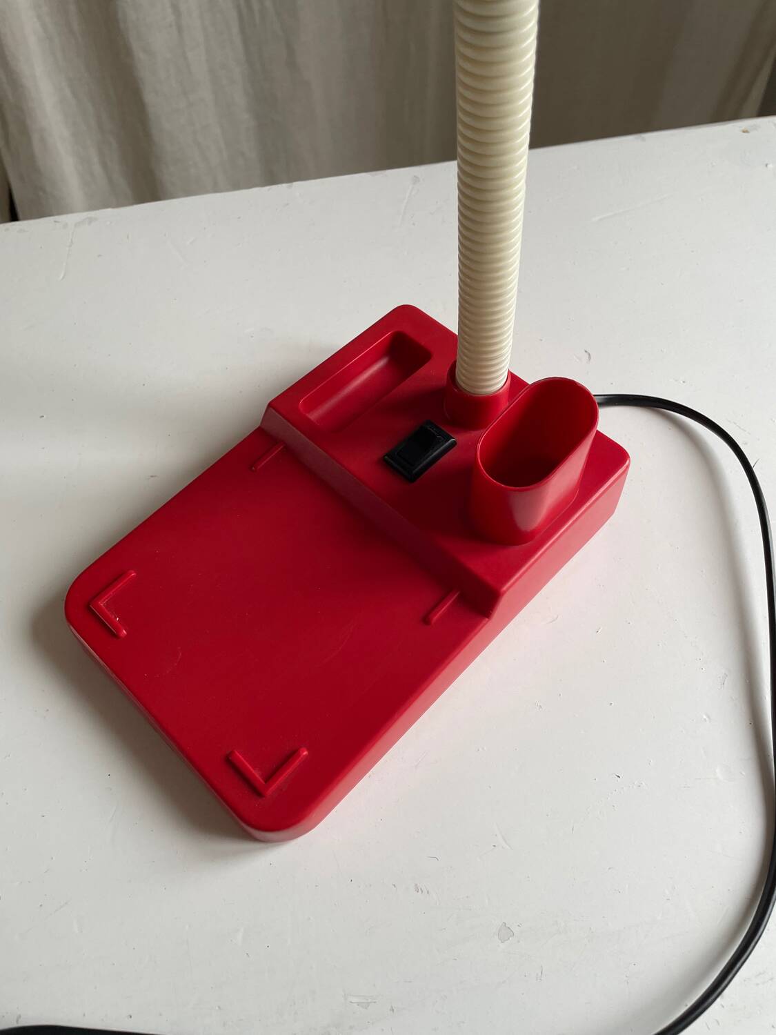 Vintage red articulated desk lamp Italy