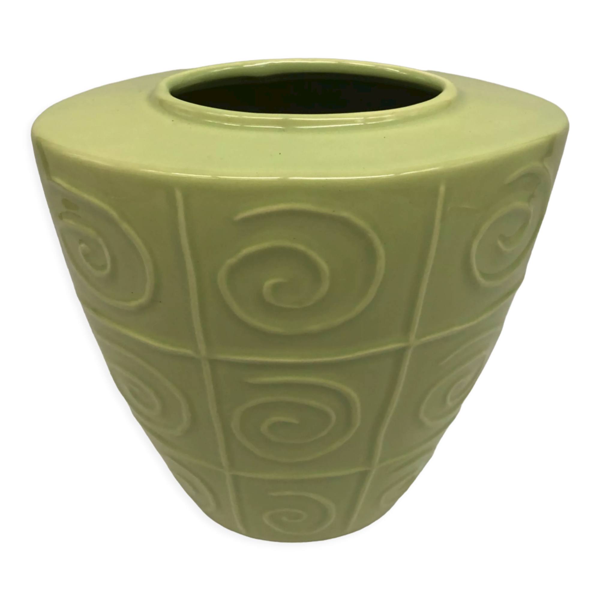 Ceramic vase with relief pattern