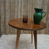 Guéridon ou table basse en noyer art déco.