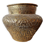 Vase hébreu en laiton décoré à la main vers 1900