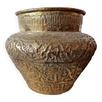 Vase hébreu en laiton décoré à la main vers 1900