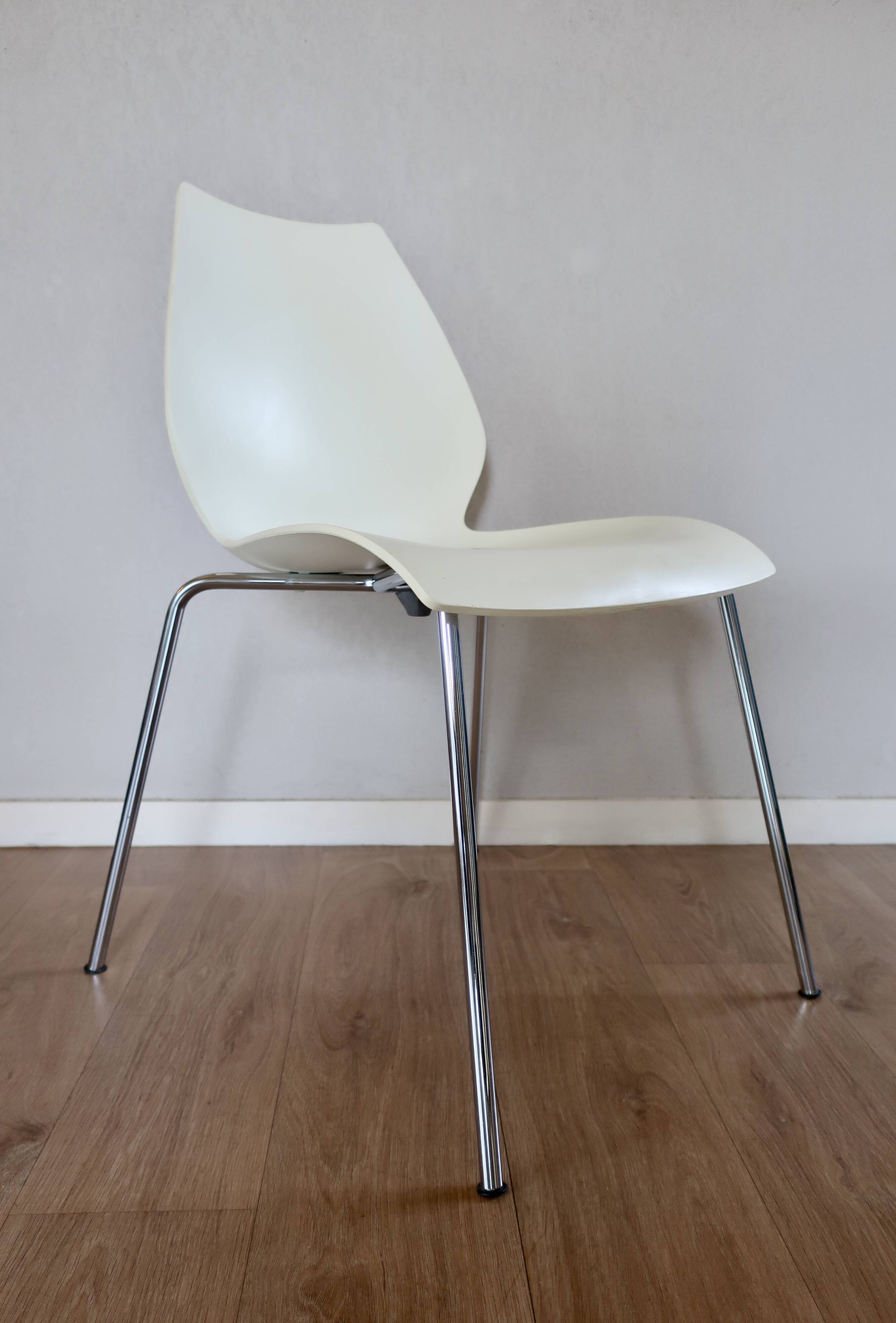 2 Maui chairs designed by Vico Magistretti for Kartell, in very good condition.