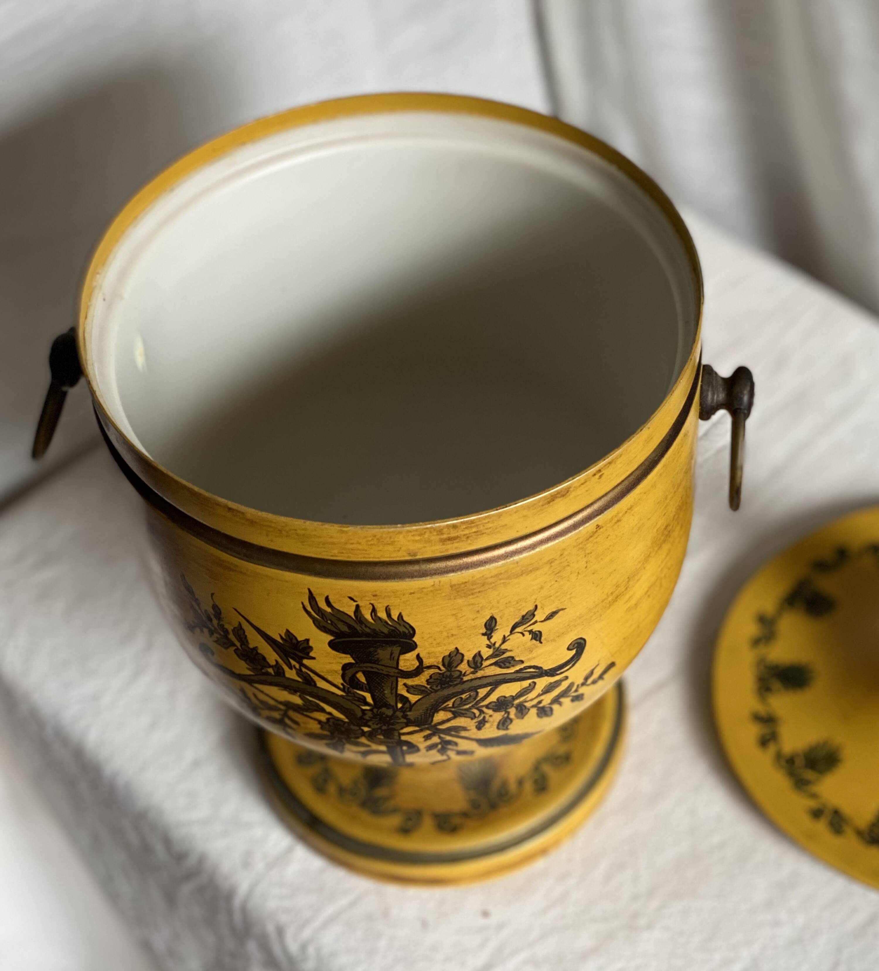 Vintage 1960s painted metal ice bucket from Italy in yellow and gold.
