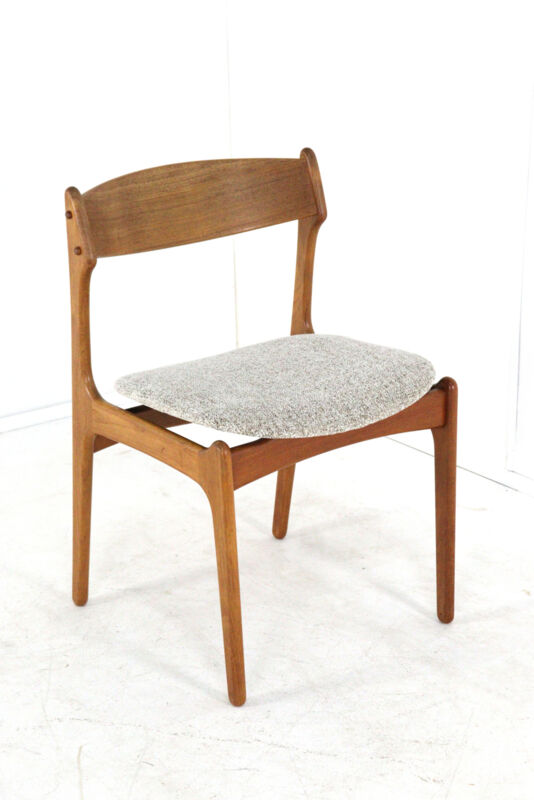 Erik Buch chairs for O.D. Møbler model 49 'Bjur' | several pieces in stock