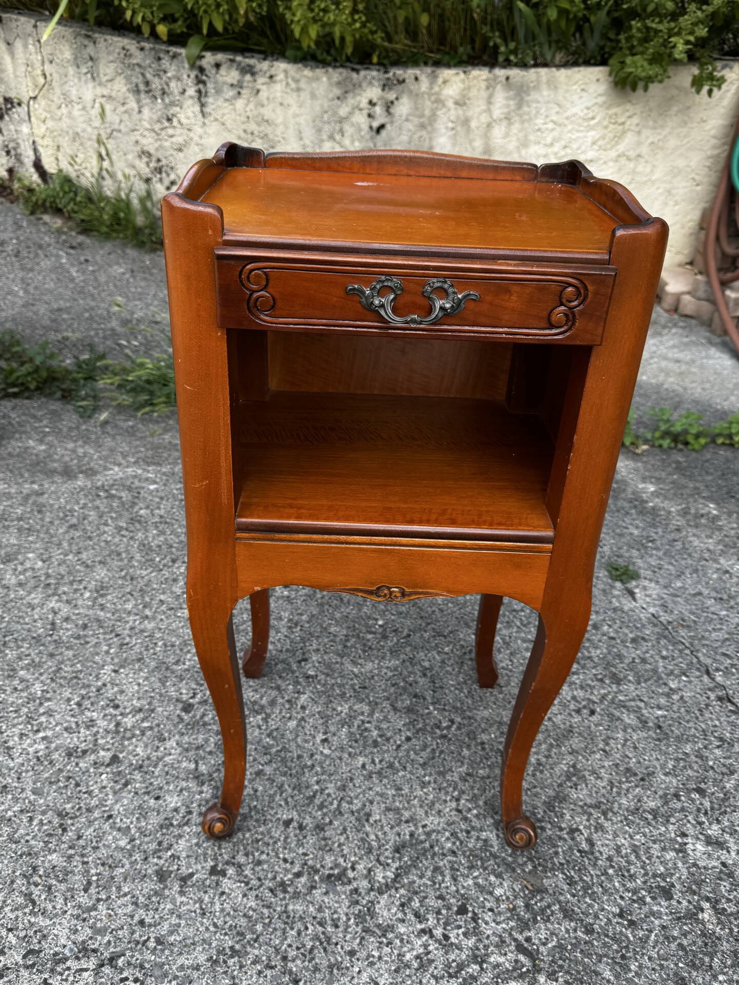 Bedside table