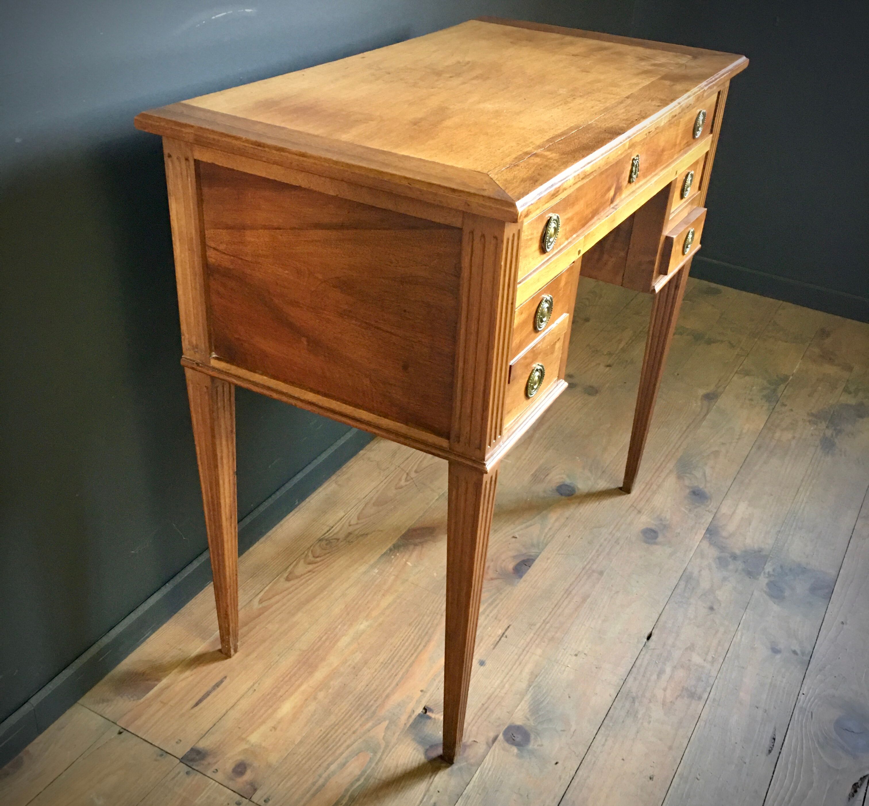 Small Empire style office