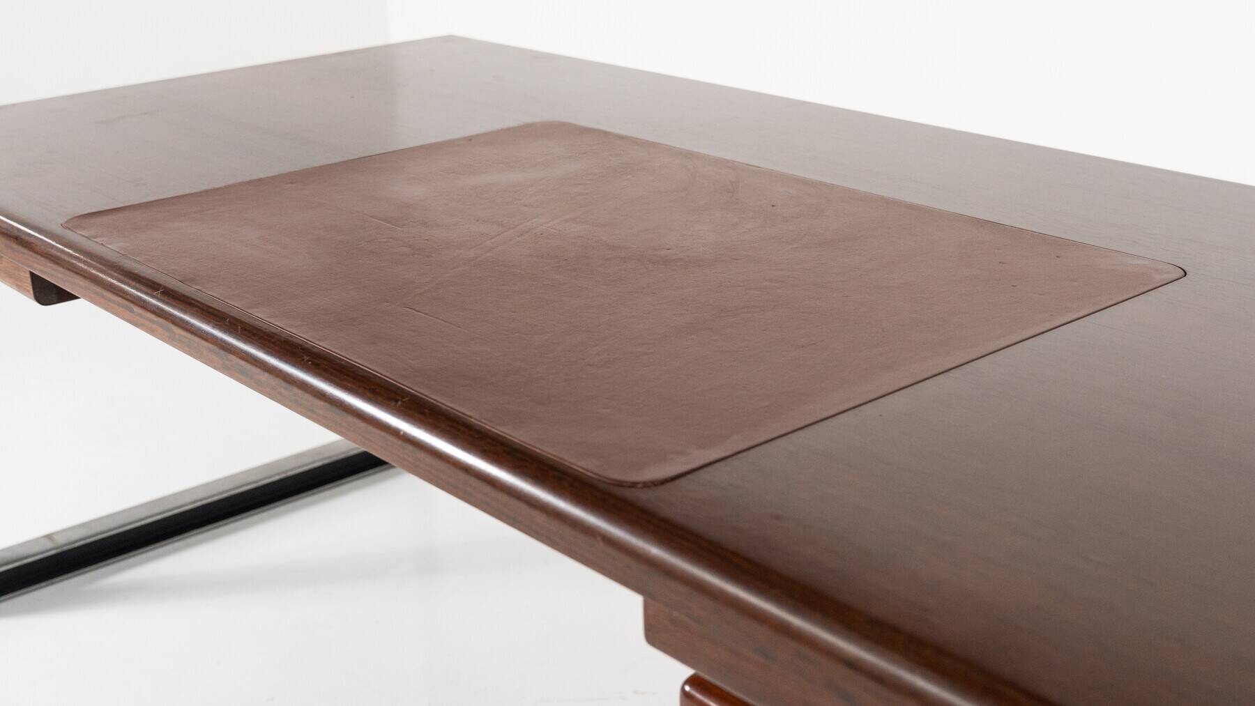 Mid-Century Modern T333 Desk by Oslvado Borsani and Eugenio Gerli for Tecno