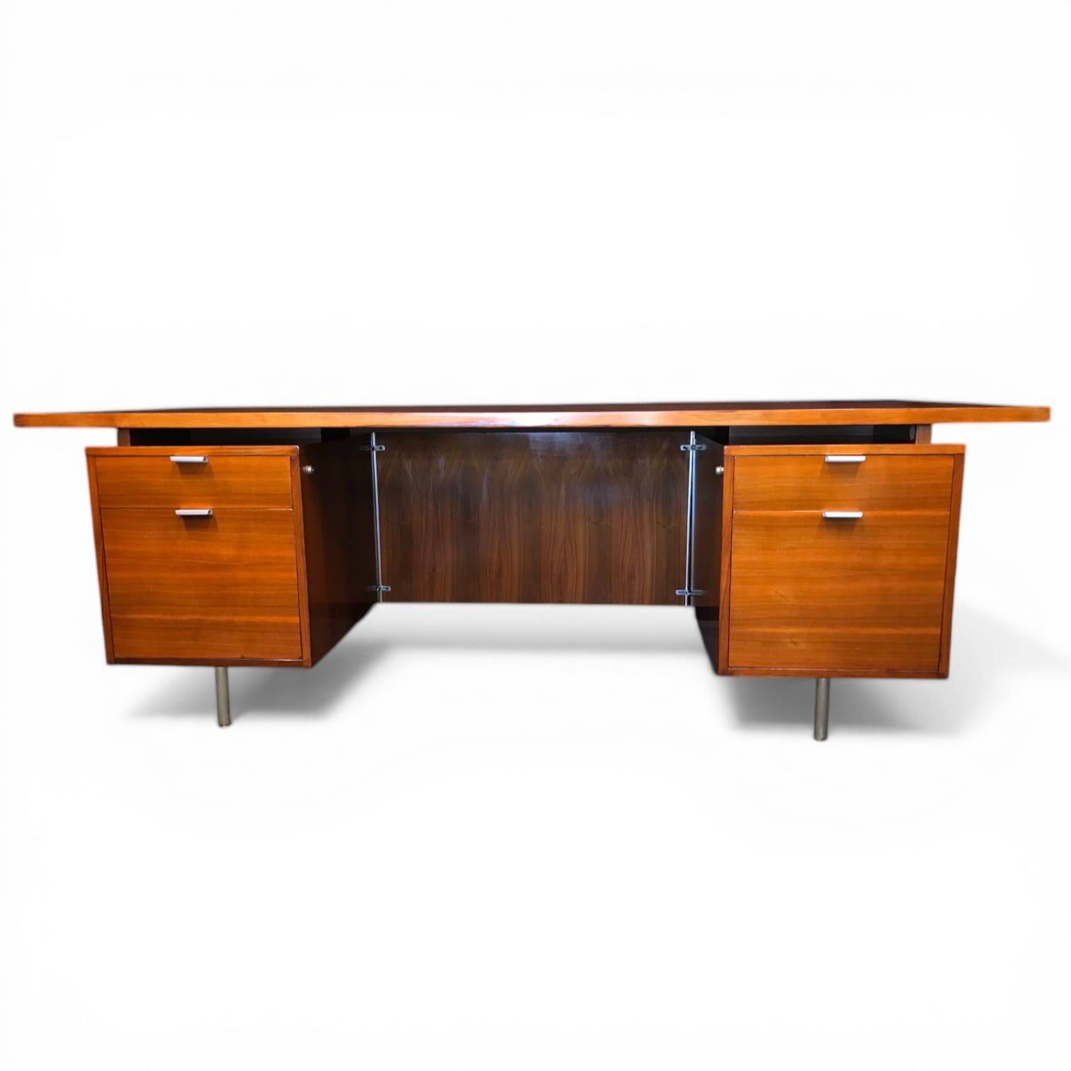 Executive Office "EOG" in Walnut by George Nelson for Herman Miller, Here