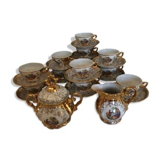 Gold Italian porcelain service. Coffee cups - sugar - cream pot / Gallant scene