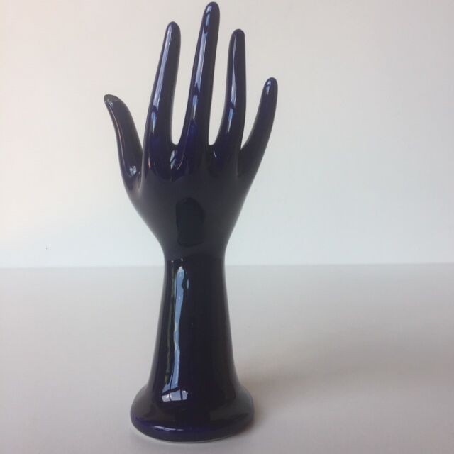 Hand baguier soliflore