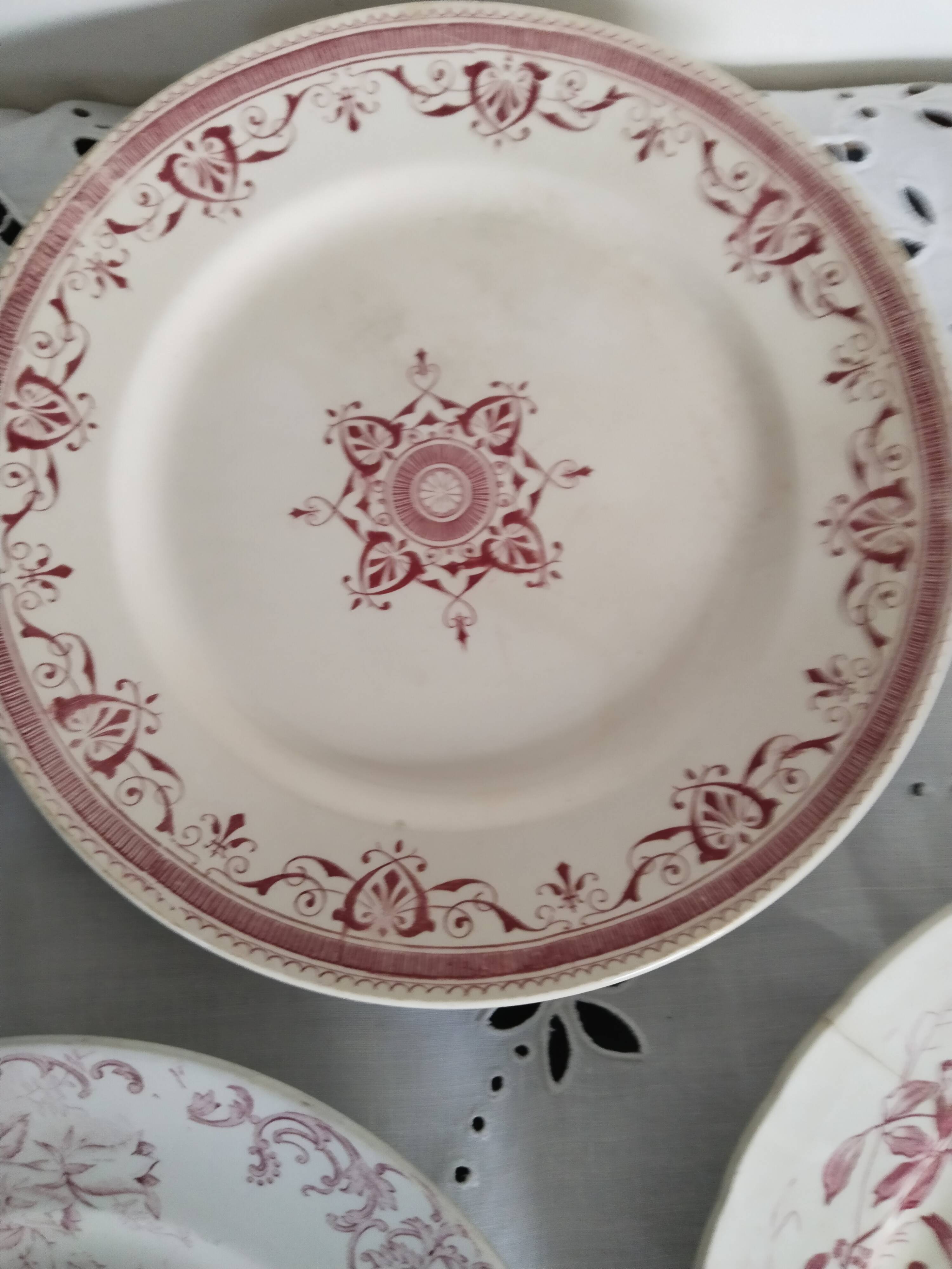 Set of 6 dinner plates in Terre de fer earthenware, red color