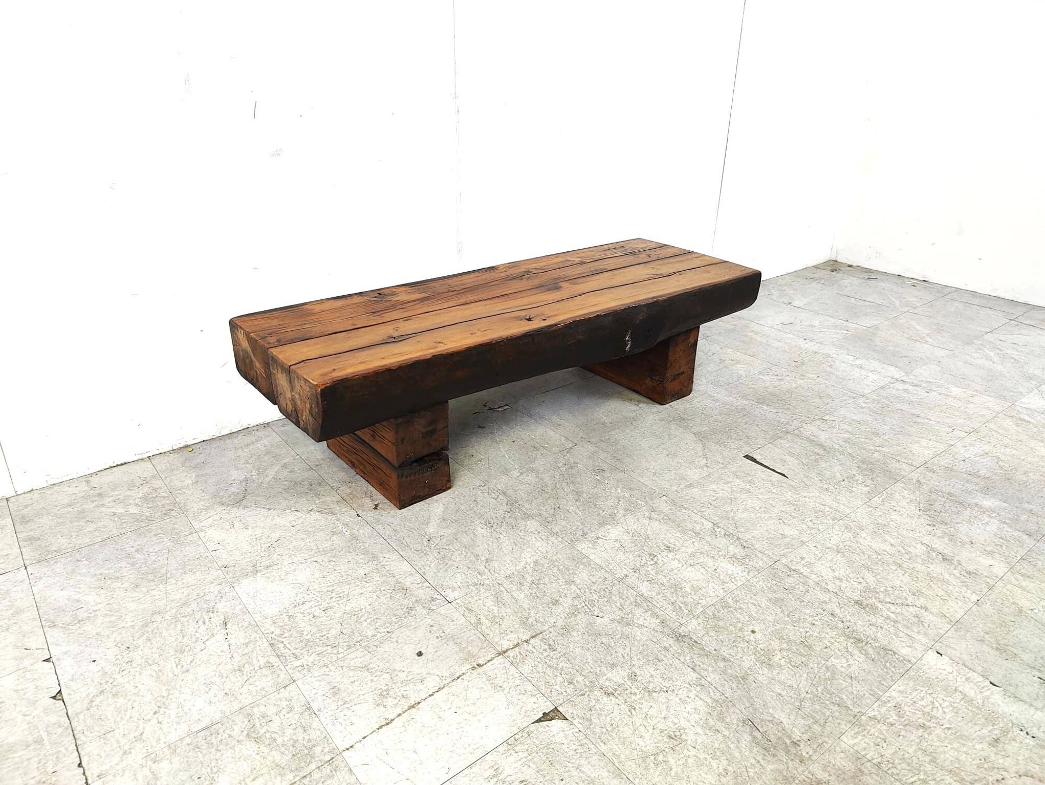 Table basse rectangulaire brutaliste, années 1950
