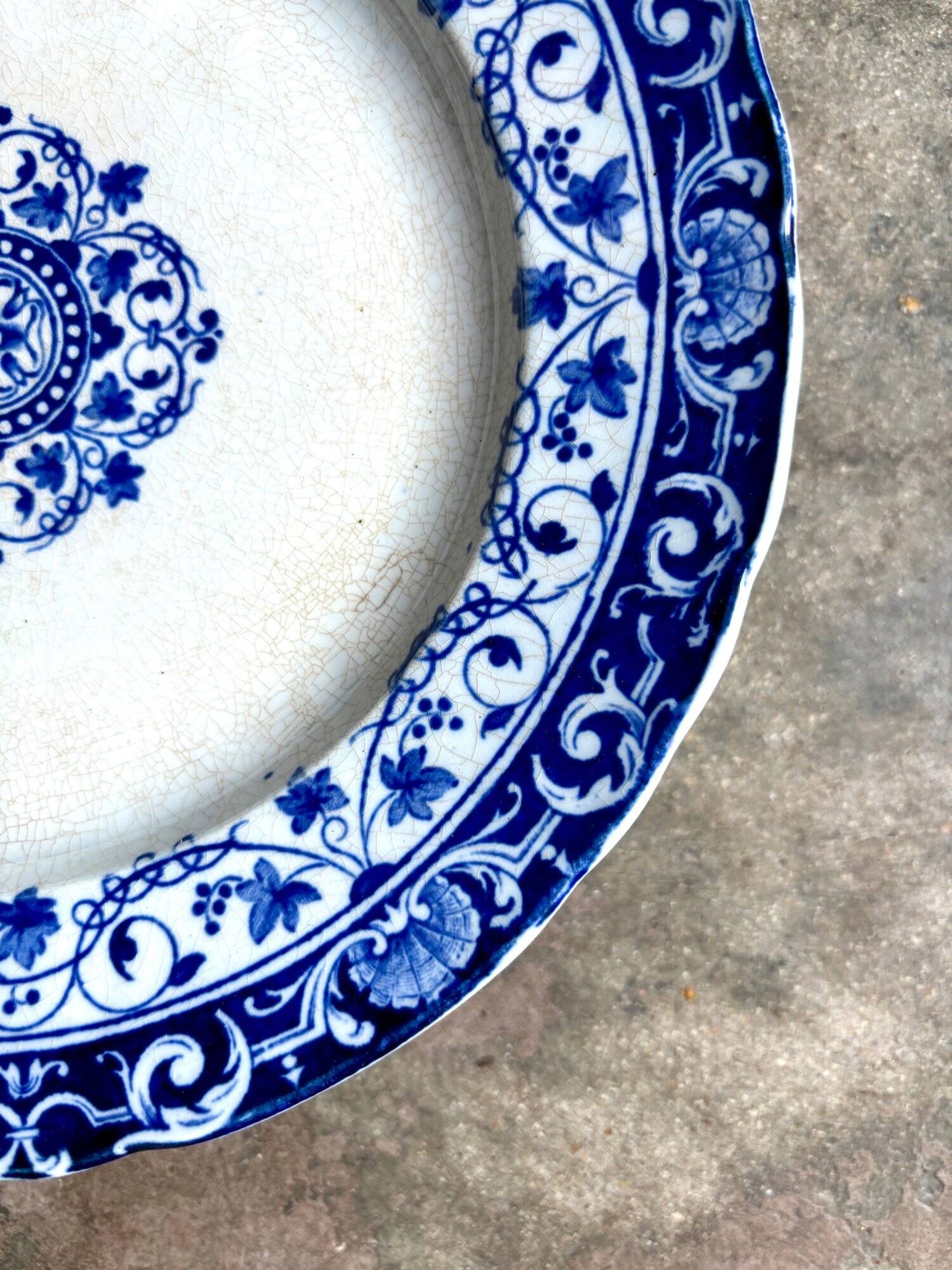 Jules Vieillard Bordeaux ironstone cake plate, "Louis XV" service