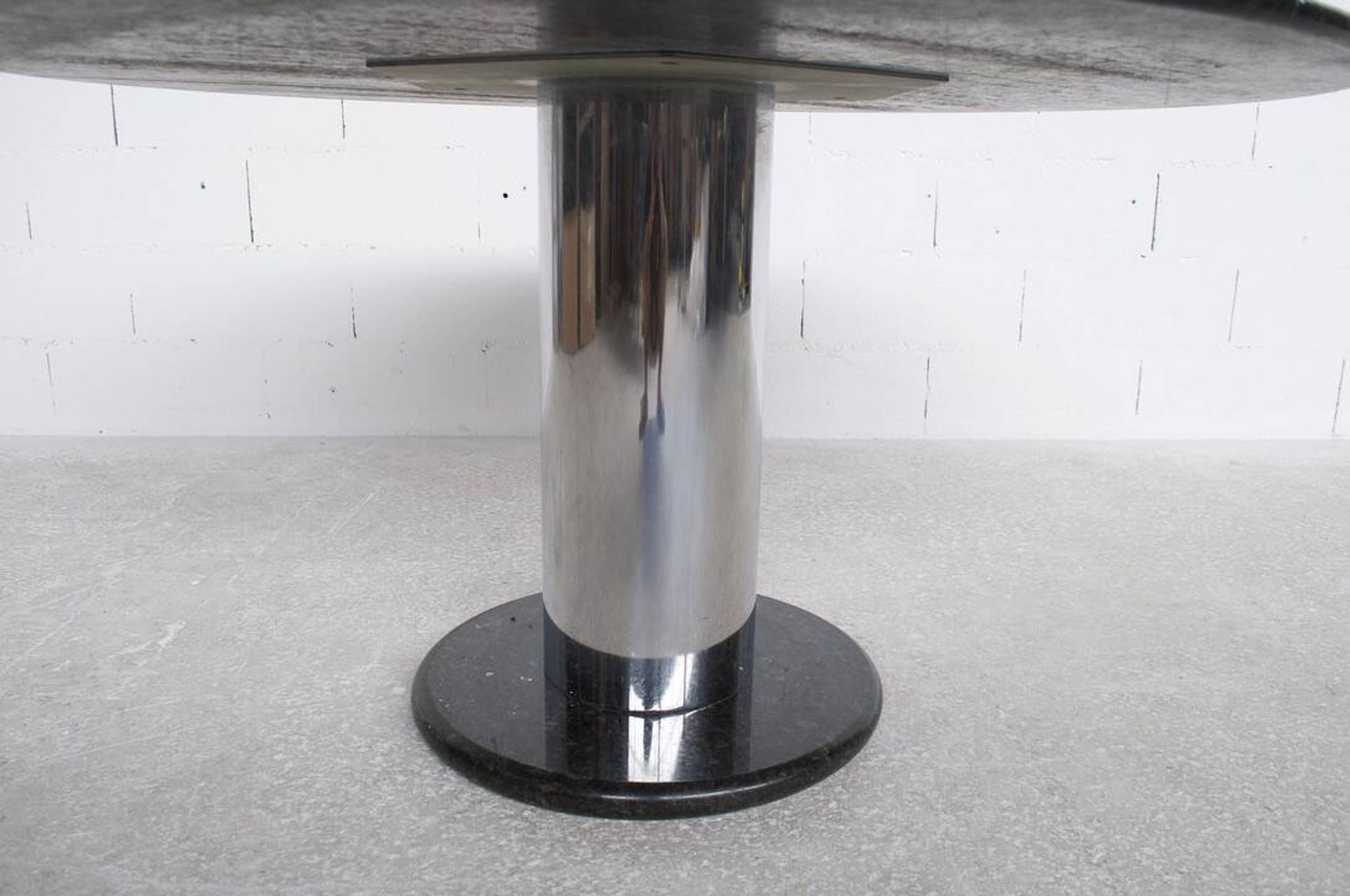 Table lotorosso by Ettore Sottsass, marble, Poltronova publisher, 1965.