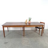 Grande table de salle à manger en bois