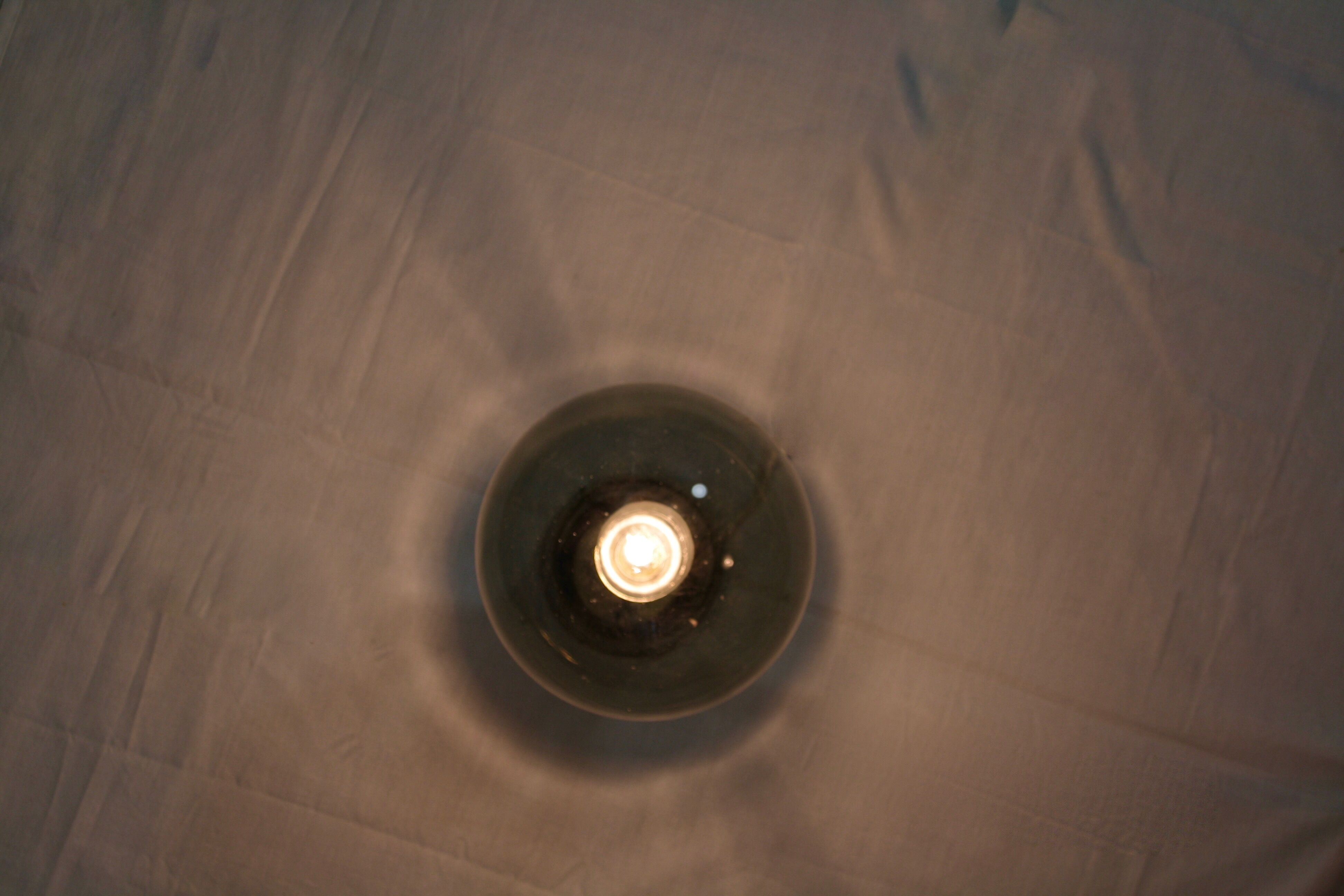 Plafonnier en verre teinté par Frank Ligtelijn pour Raak Amsterdam, années 60