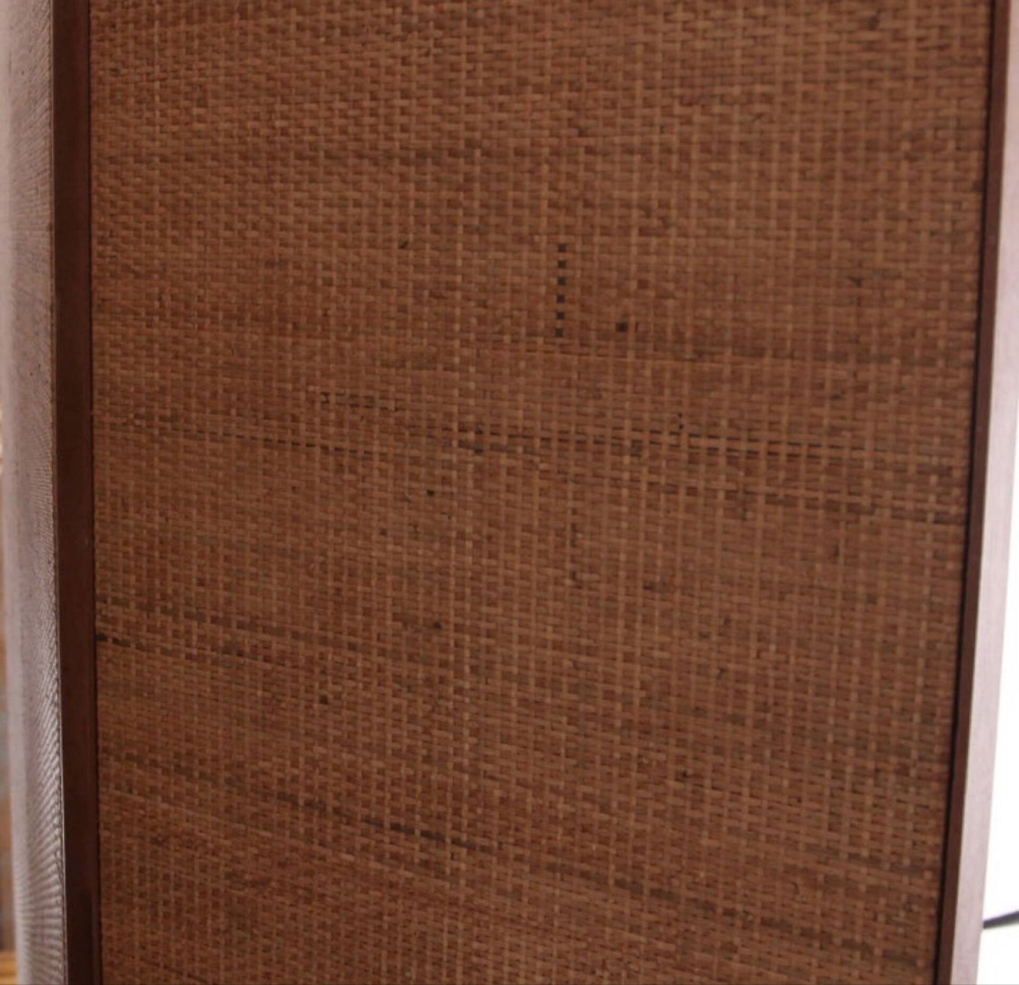 Screen "palms" in rattan and mirrors